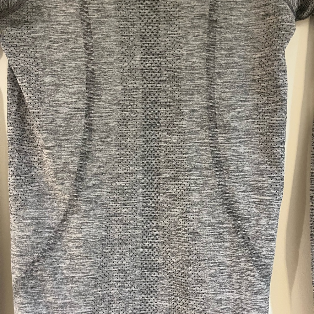 Lululemon Swiftly Tech Long-Sleeve Shirt 2.0. - Picture 9 of 10